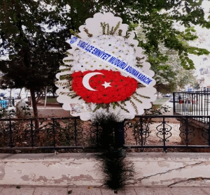 Kırmızı Beyaz Gelin Duvağı